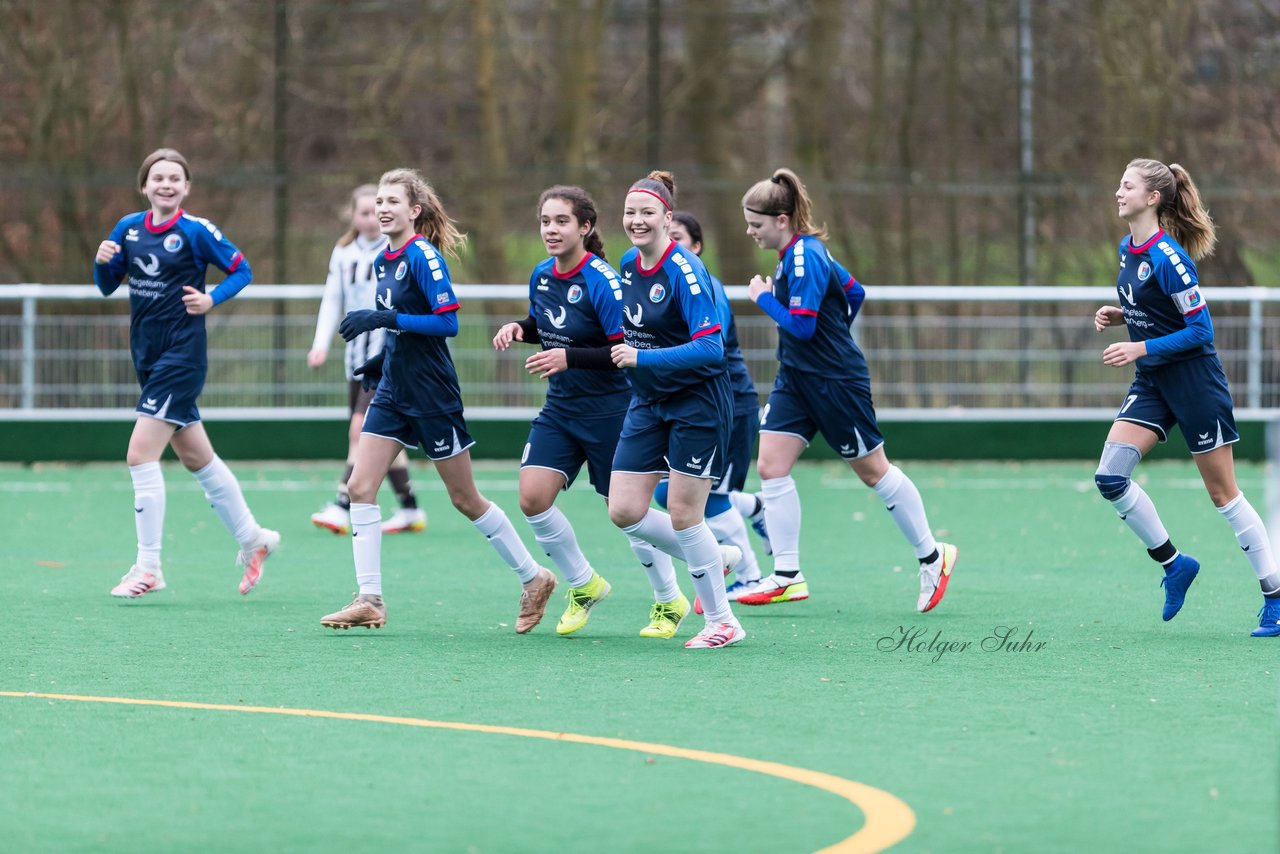 Bild 335 - wBJ VfL Pinneberg - St. Pauli : Ergebnis: 7:0 (Abbruch)